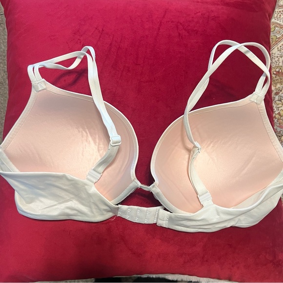 Victoria's Secret Black and White Bra Set with Jewel Detail - Picture 6 of 10